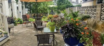  Charming Riverside/Avondale Award Winning Historical Home! Family/pet friendly!