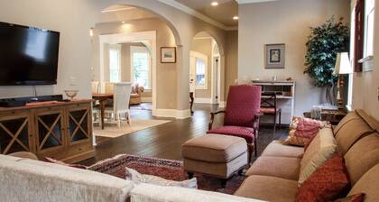 Charming Riverside/Avondale Award Winning Historical Home! Family/pet friendly!