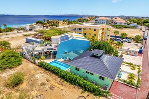 Exterior - New Pool View Home, BachelorsBeach is a 2 min walk.  Kayaks & Bikes 4U-2 play (Belnem, Kralendijk)