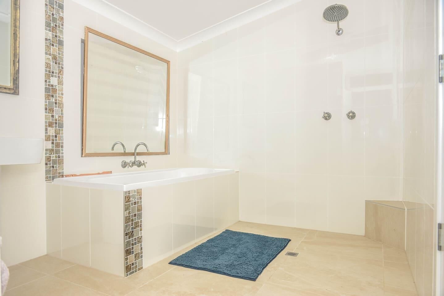 Bathtub, hair dryer, towels