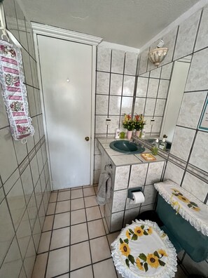 Shower, towels, soap, shampoo