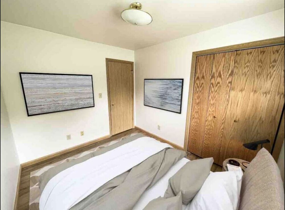 Free parking Pet Friendly Ottawa Vrbo