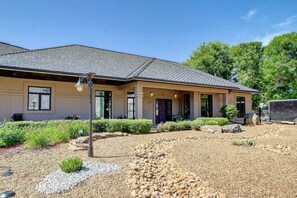 Exterior - Coulee Estate | Hot Tub • Pool Table • Sleeps 10 (Drumheller)