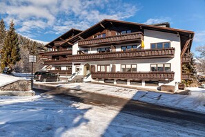 Exterior - Apartment "Haus Excelsior Top 38" with Mountain View, Balcony & Wi-Fi (Seefeld in Tirol)