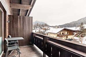 Outdoor dining - Apartment "Haus Excelsior Top 38" with Mountain View, Balcony & Wi-Fi (Seefeld in Tirol)