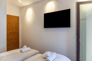2 bedrooms, free WiFi, bed sheets - Apartment "Haus Excelsior Top 38" with Mountain View, Balcony & Wi-Fi (Seefeld in Tirol)