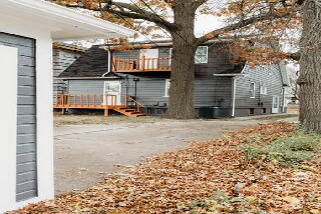 Lavish 2BR Lower Unit in Ferndale