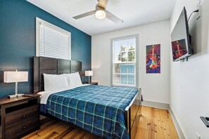 5 bedrooms, iron/ironing board, free WiFi, bed sheets - Spacious 5 BR 3.5 bath w private backyard (New Orleans)
