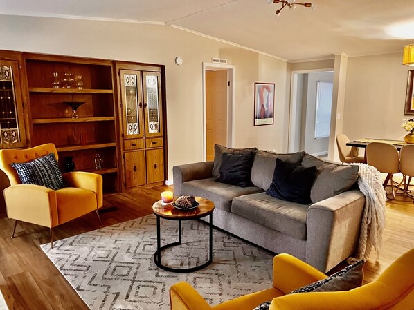 Een smart-tv en een open haard