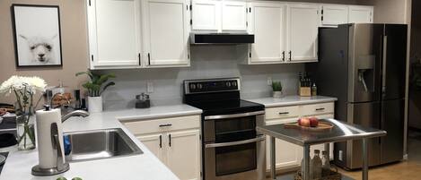 Fridge, microwave, dishwasher, coffee/tea maker