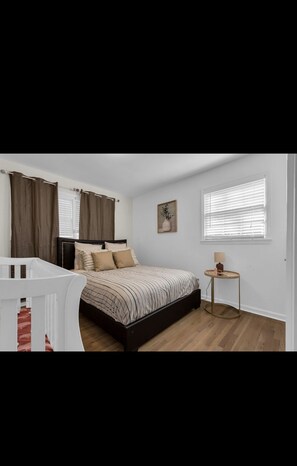 3 bedrooms, travel crib, free WiFi, wheelchair access