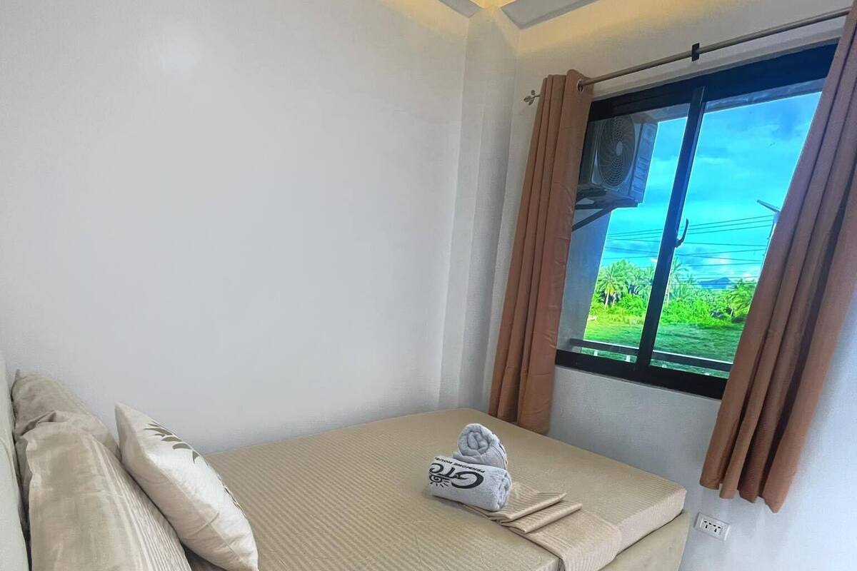ห้องสแตนดาร์ดดับเบิล, เตียงควีนไซส์ 1 เตียง | Wi-Fi ฟรี, ผ้าปูที่นอน