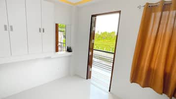 Free WiFi, wheelchair access