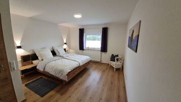 4 chambres, lit parapluie, Wi-Fi gratuit, draps fournis