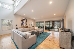 Smart-tv och en stereo