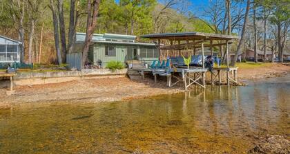 The Pedal Pad: Rustic Charm Meets Modern Comfort – Lakefront Escape with Sun Porch, Dock & Fire Pit!
