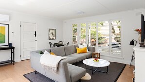 Habitación básica | Área de sala de estar
