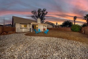 Property grounds - Near NW Hospital / 3 BR & 2 BA / Garage / Fenced (Tucson)