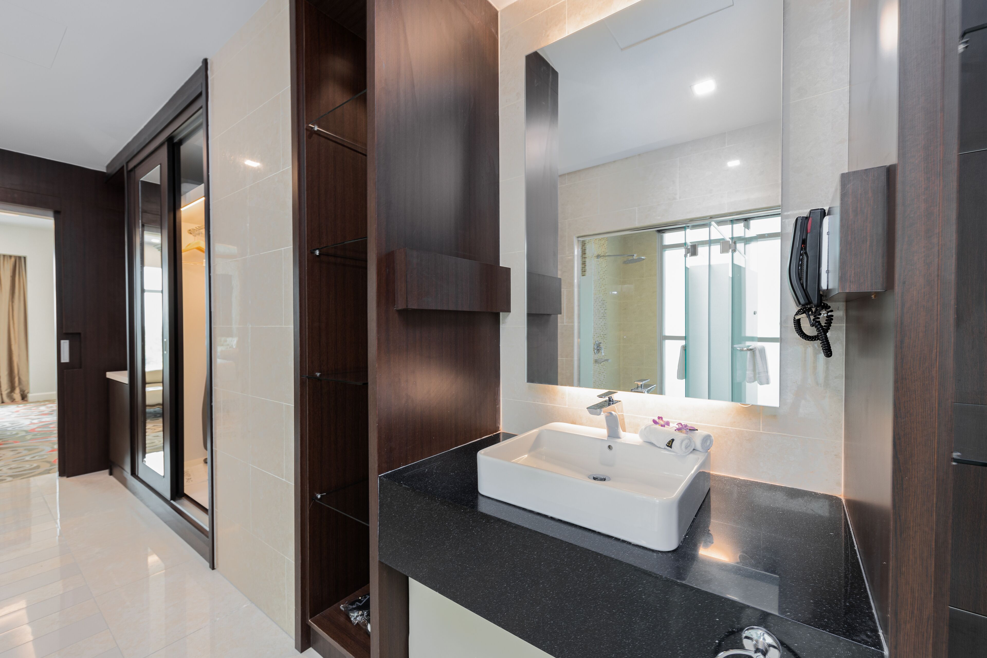 presidential suite | bathroom | free toiletries, hair dryer