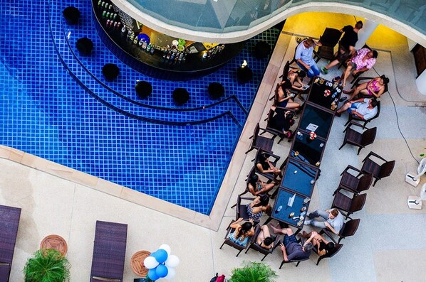 3 outdoor pools