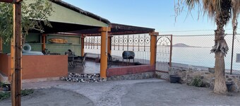 Charming 2-bedroom house in Loreto on the beach, just steps from the water.