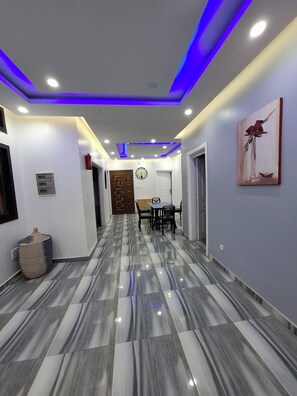 Dining - Sublime 4-room apartment dakar (Cité Apix (tiouawane peul)