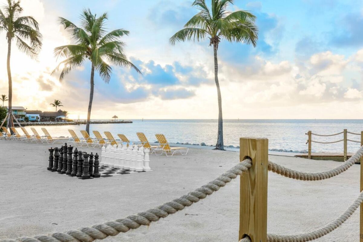 Sportfishing in Florida Keys! Elegant Villa w/ Beach Access and Pool! Breakfast
