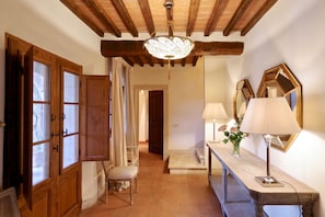 Interior - Camparone Light by ArcenoRentalsClub Magnificent Chianti Villa Pool Concierge (Castelnuovo Berardenga)