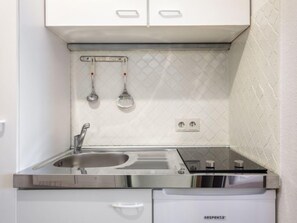 Fridge, toaster, cookware/dishes/utensils - Flora und Fauna (B306/B307) by Interhome (Lahnstein (Koblenz))