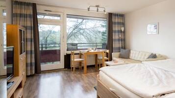 2 bedrooms, free internet