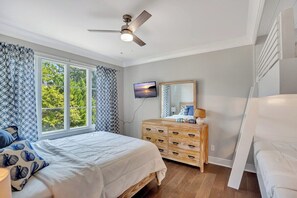 2 bedrooms, desk, iron/ironing board, WiFi