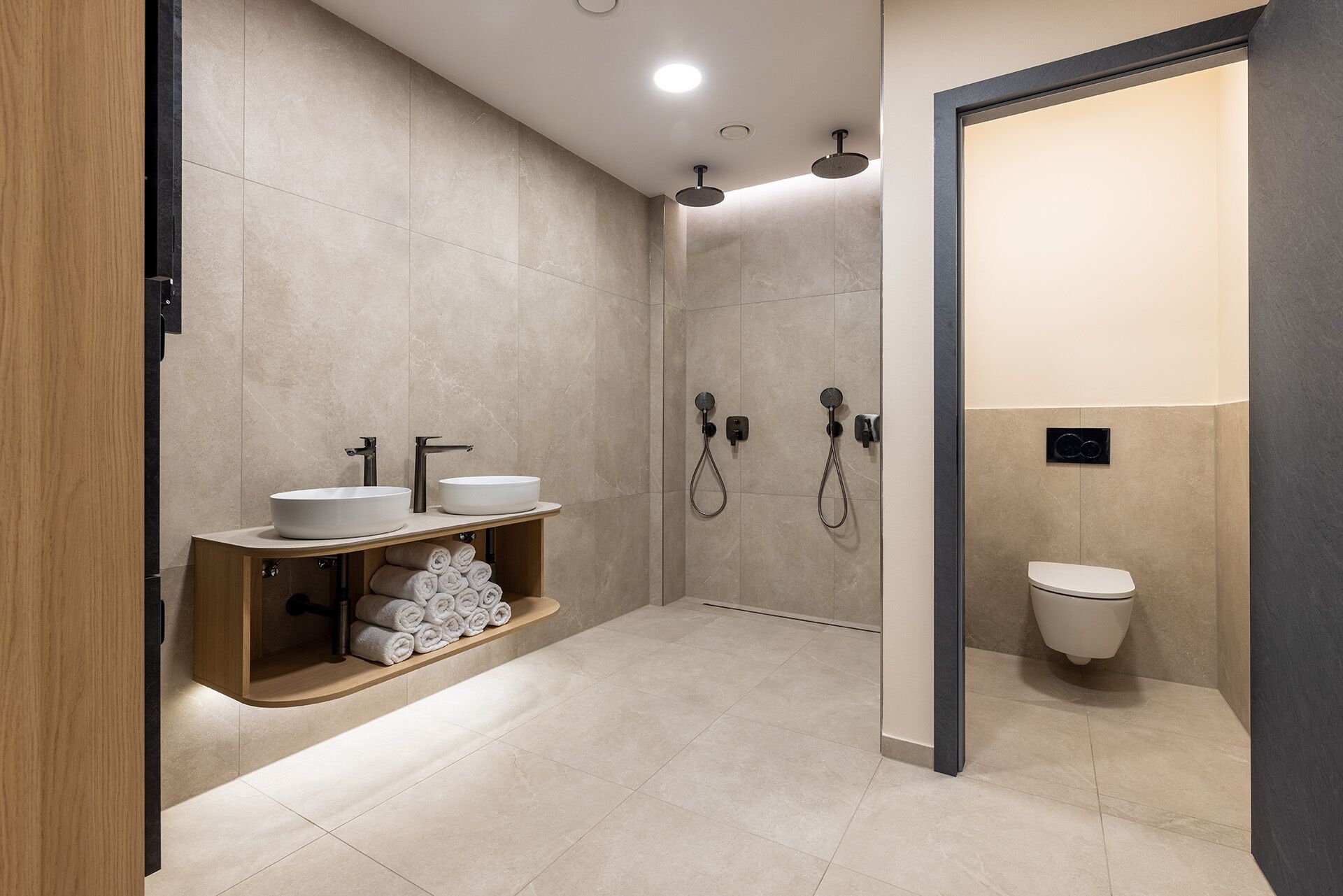 Sauna, steam room, massages