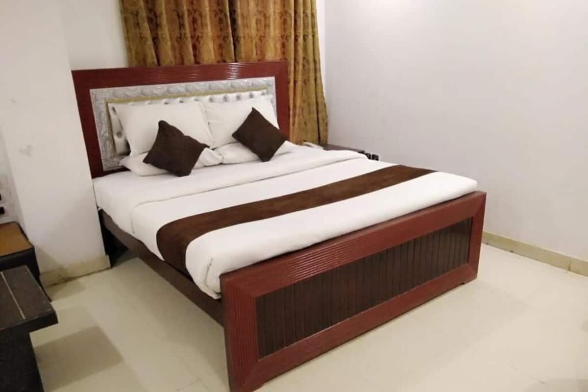 Quarto luxo | Ferros/tábuas de passar roupa, Wi-Fi de cortesia
