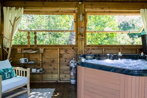 Bain à remous intérieur