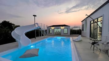 Piscine extérieure