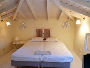 3 bedrooms, WiFi, bed sheets