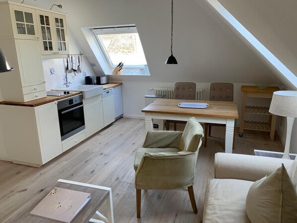 Fernseher, Stereoanlage