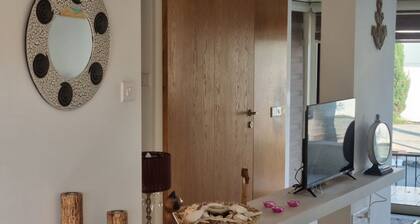 Searenity SeafrontHouse - 50m from the beach