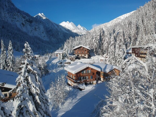 المنشأة من الخارج