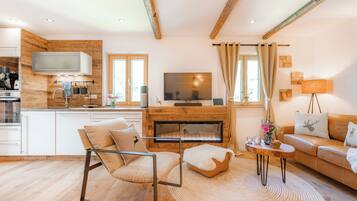 TV connectée, table de tennis de table, livres, médiathÚque