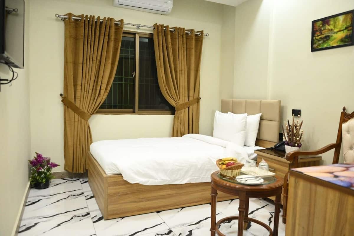 1 bedroom, in-room safe, individually decorated, individually furnished