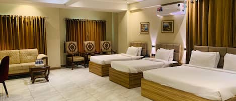 Caja de seguridad en la habitación y decoración personalizada