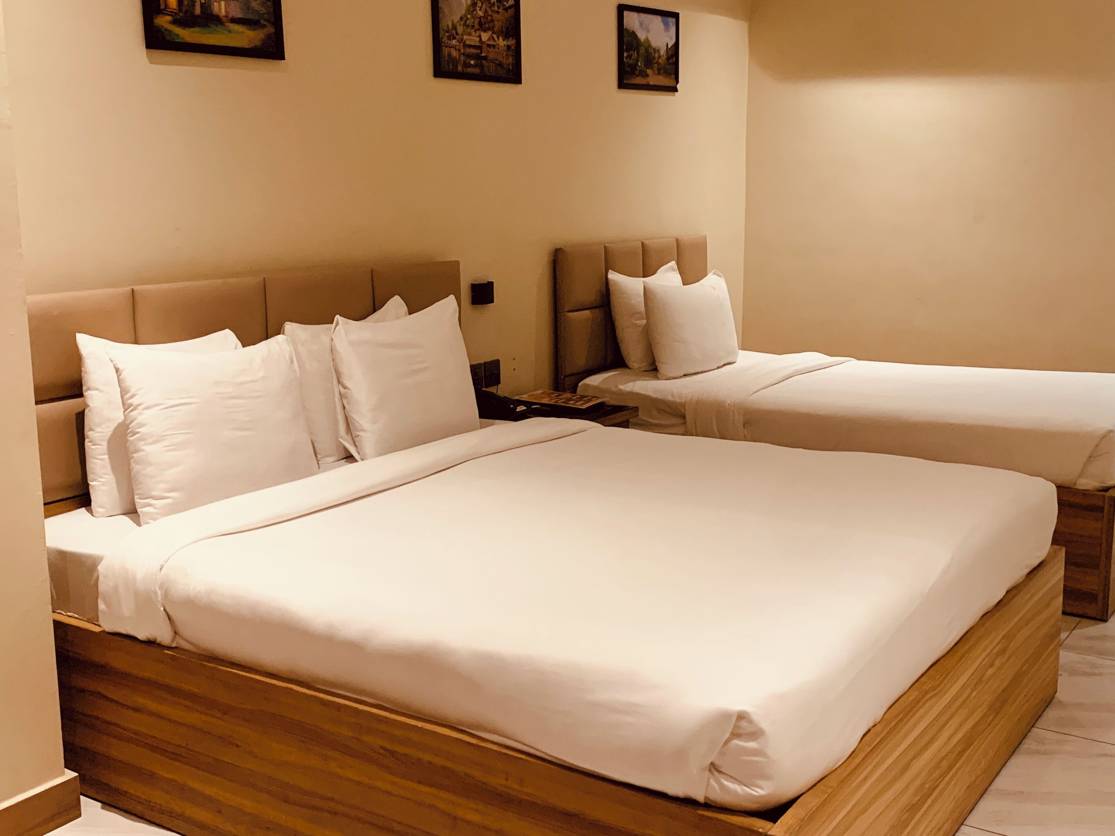 Junior Studio Suite | In-room safe, individually decorated, individually furnished, desk