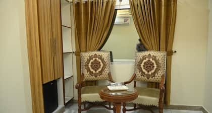 Hotel Pearl Inn