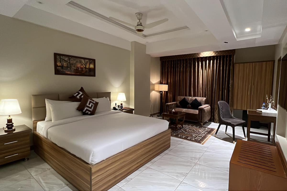 1 bedroom, in-room safe, individually decorated, individually furnished
