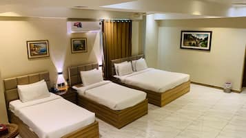 Executive suite | Een kluis op de kamer, individueel gedecoreerd, individueel gemeubileerd
