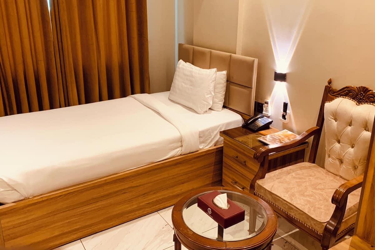 Economy Single Room | In-room safe, individually decorated, individually furnished, desk