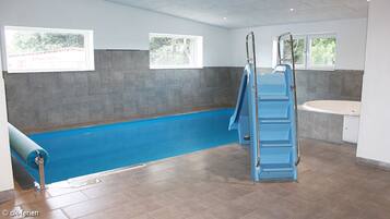 Innenpool, beheizter Pool