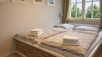 1 chambre, lit parapluie, Wi-Fi gratuit, draps fournis