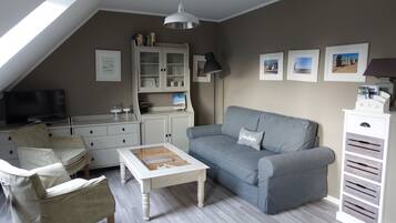 Smart TV, books, stereo